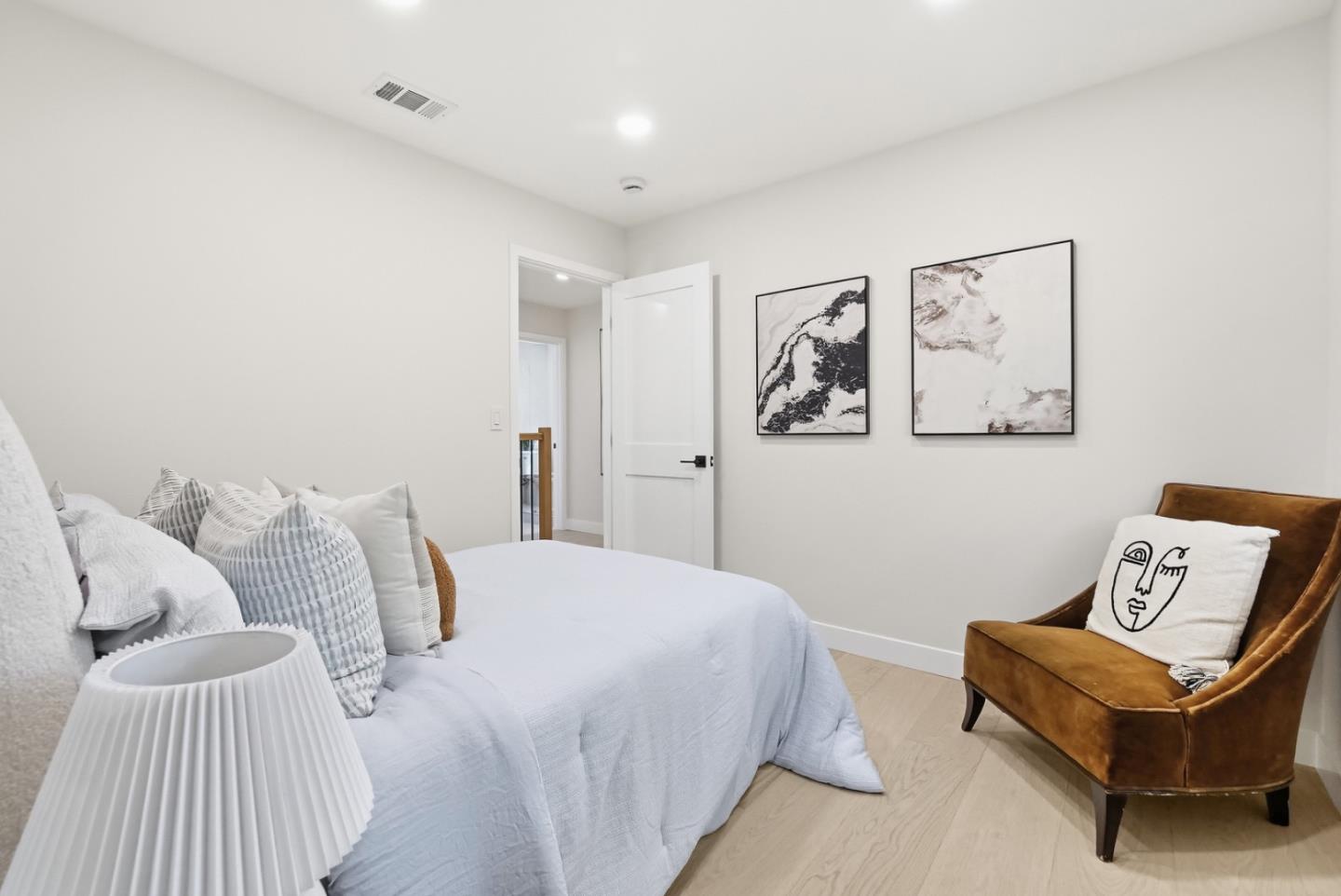 Detail Gallery Image 30 of 48 For 22 Dickens Ct, San Carlos,  CA 94070 - 4 Beds | 2/1 Baths