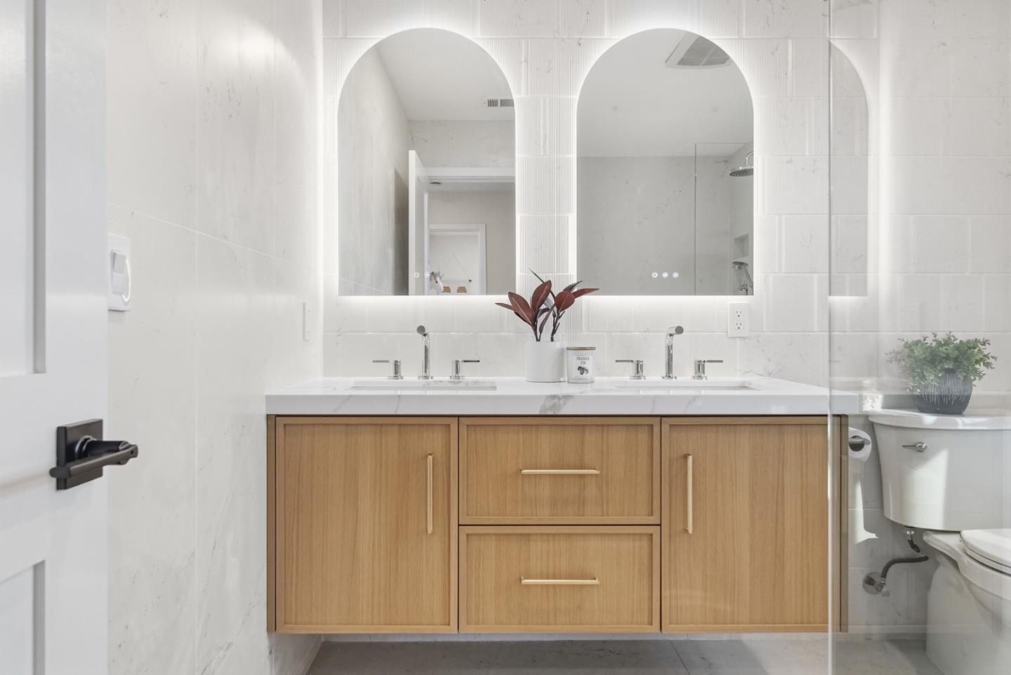 Detail Gallery Image 32 of 48 For 22 Dickens Ct, San Carlos,  CA 94070 - 4 Beds | 2/1 Baths