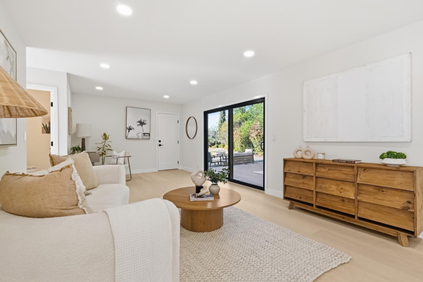 Detail Gallery Image 4 of 48 For 22 Dickens Ct, San Carlos,  CA 94070 - 4 Beds | 2/1 Baths