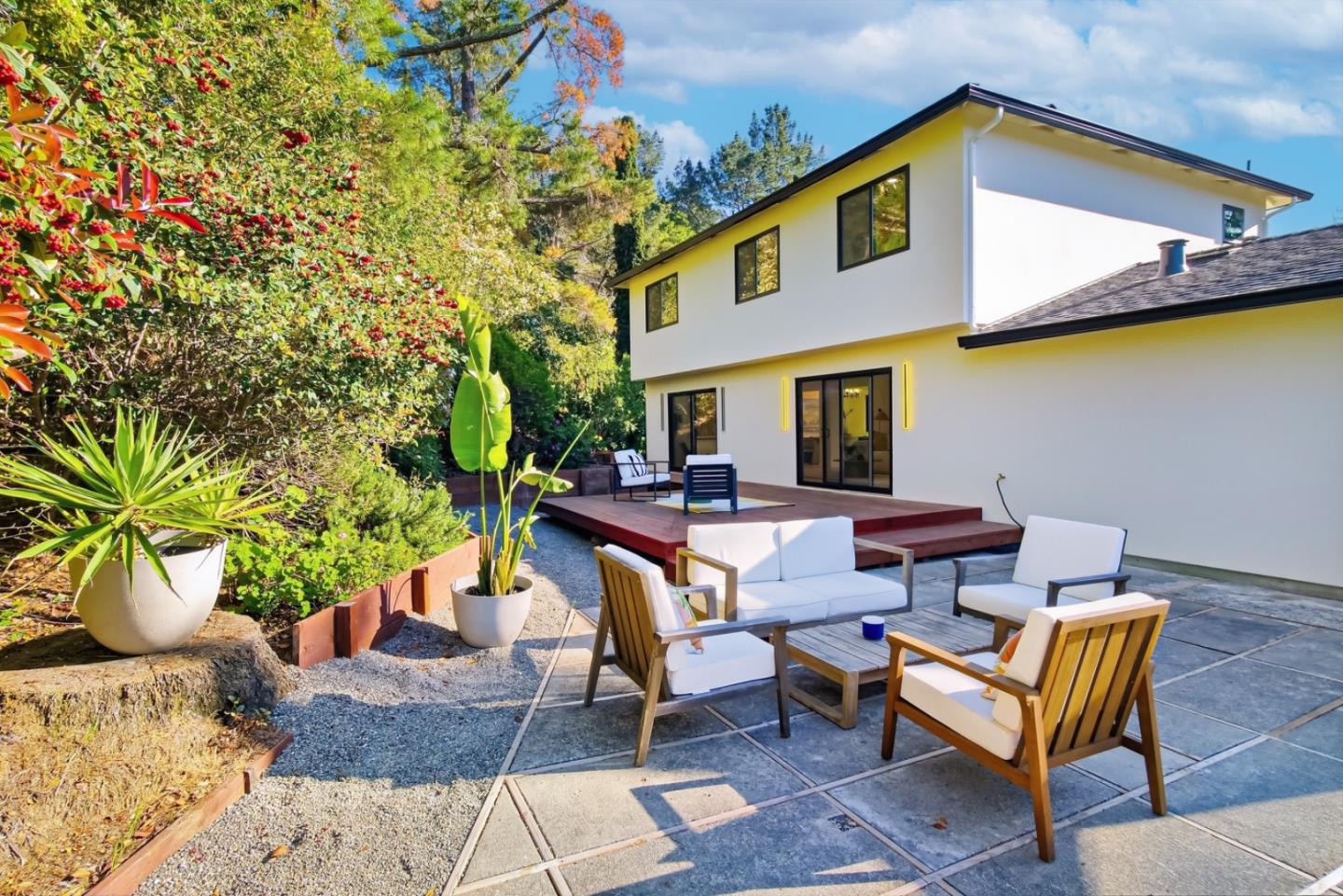 Detail Gallery Image 40 of 48 For 22 Dickens Ct, San Carlos,  CA 94070 - 4 Beds | 2/1 Baths