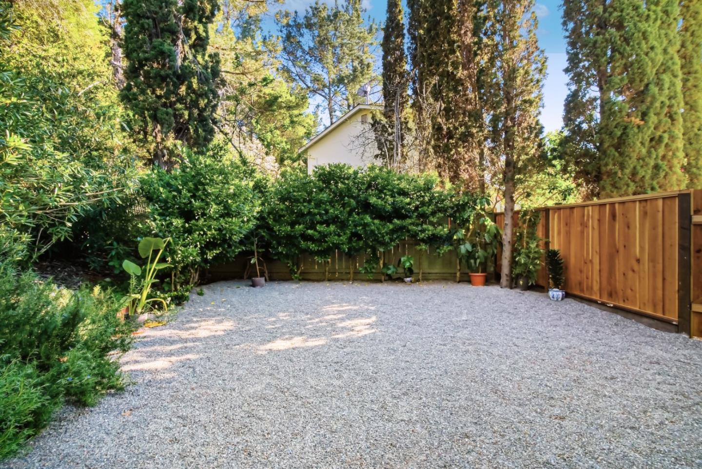 Detail Gallery Image 43 of 48 For 22 Dickens Ct, San Carlos,  CA 94070 - 4 Beds | 2/1 Baths