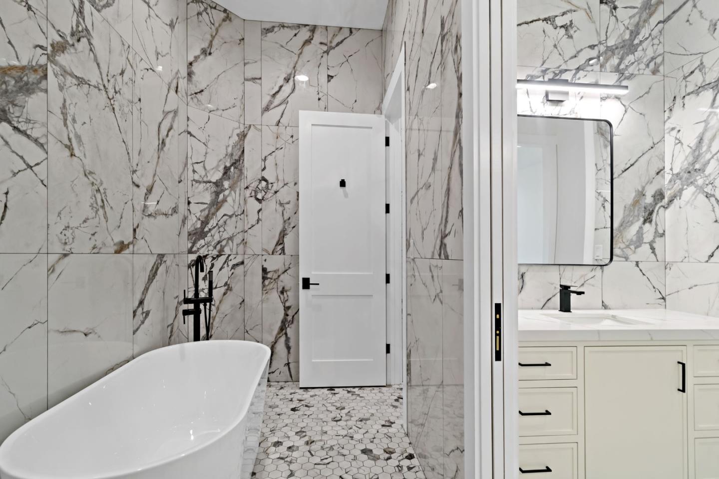 Detail Gallery Image 17 of 33 For 12536 Paseo Flores, Saratoga,  CA 95070 - 7 Beds | 5/1 Baths