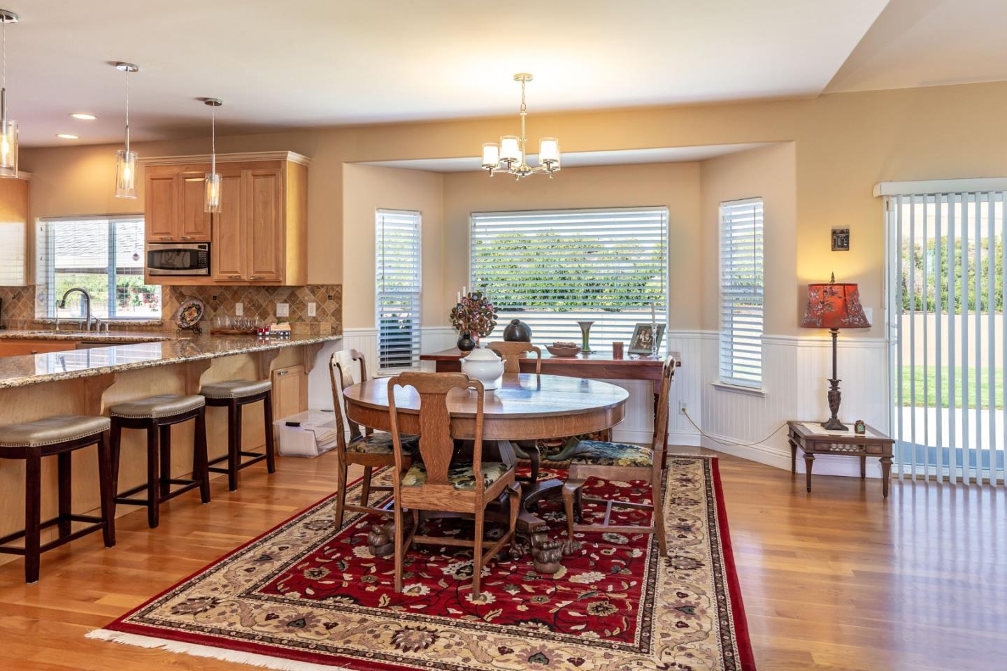 Detail Gallery Image 10 of 38 For 741 Riverside Rd, Hollister,  CA 95023 - 4 Beds | 3/1 Baths