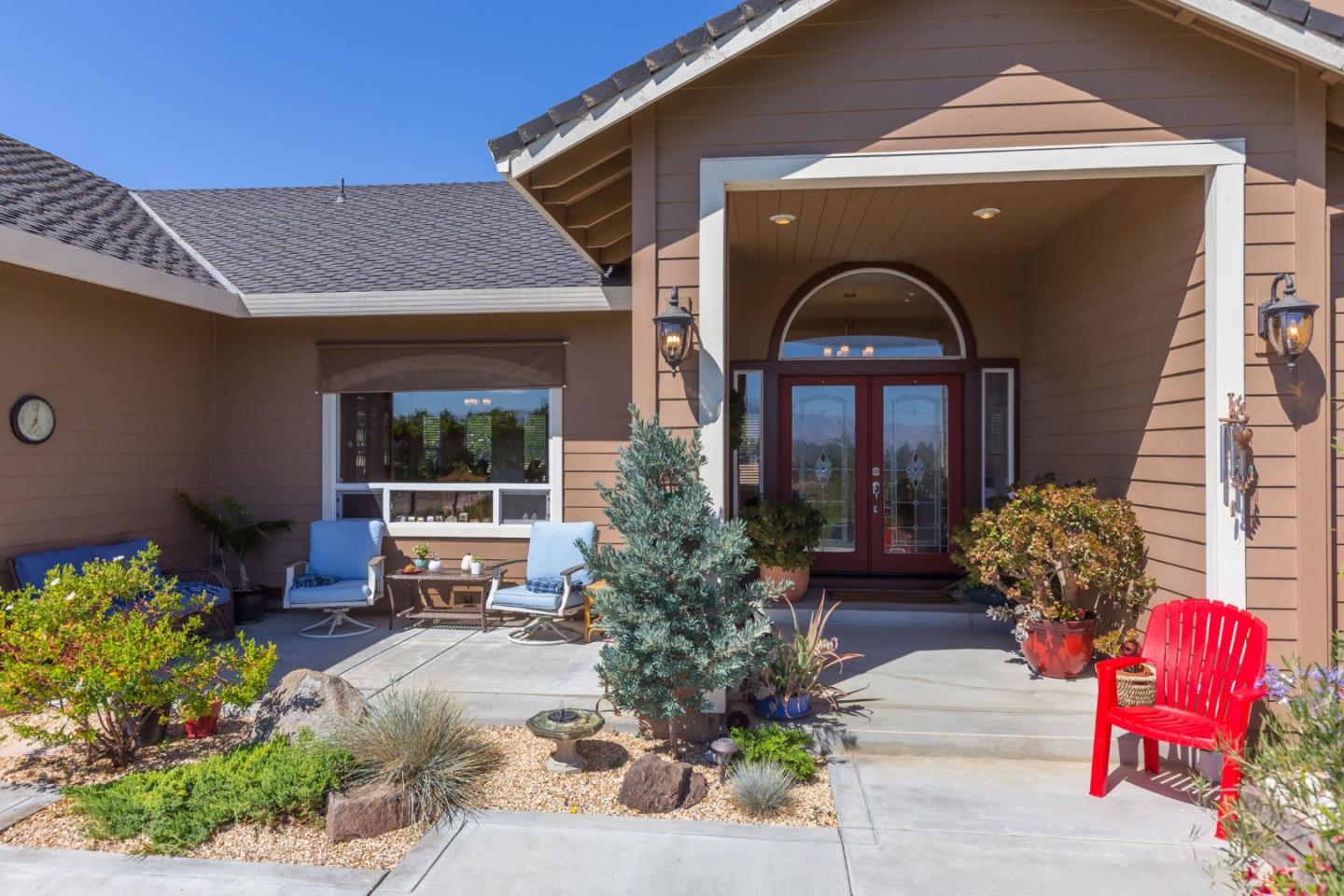 Detail Gallery Image 5 of 38 For 741 Riverside Rd, Hollister,  CA 95023 - 4 Beds | 3/1 Baths