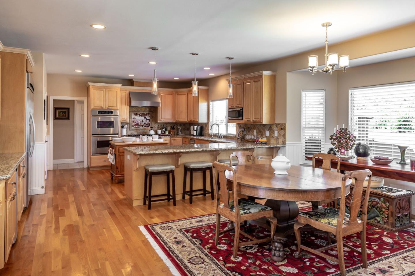 Detail Gallery Image 8 of 38 For 741 Riverside Rd, Hollister,  CA 95023 - 4 Beds | 3/1 Baths