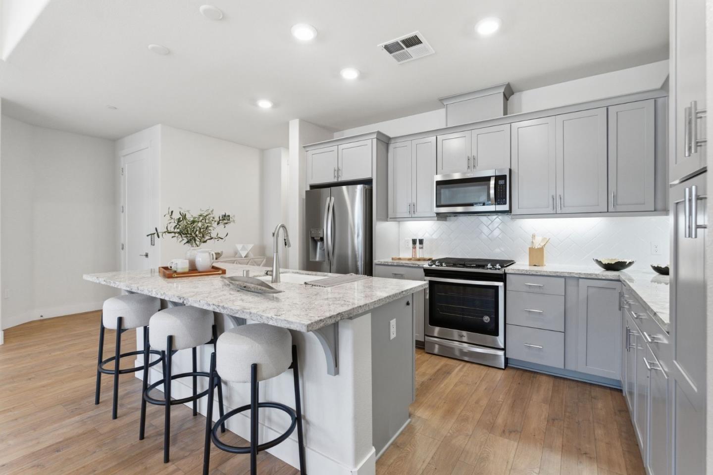 Detail Gallery Image 15 of 52 For 195 Carson Falls Common, Fremont,  CA 94539 - 2 Beds | 2 Baths