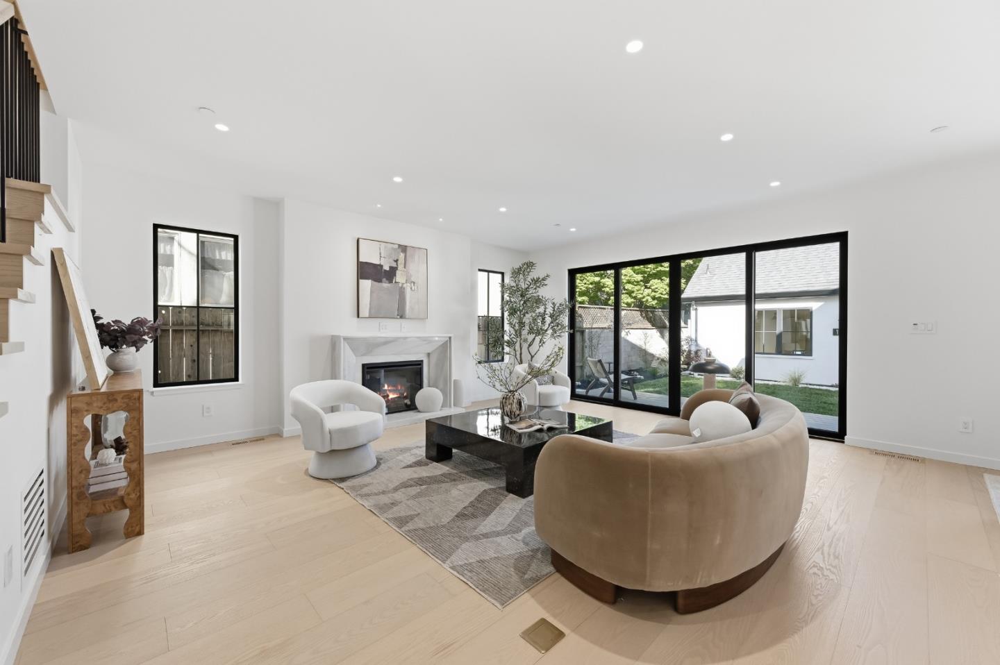 Detail Gallery Image 10 of 61 For 114 Bayswater Ave, Burlingame,  CA 94010 - 5 Beds | 5/1 Baths