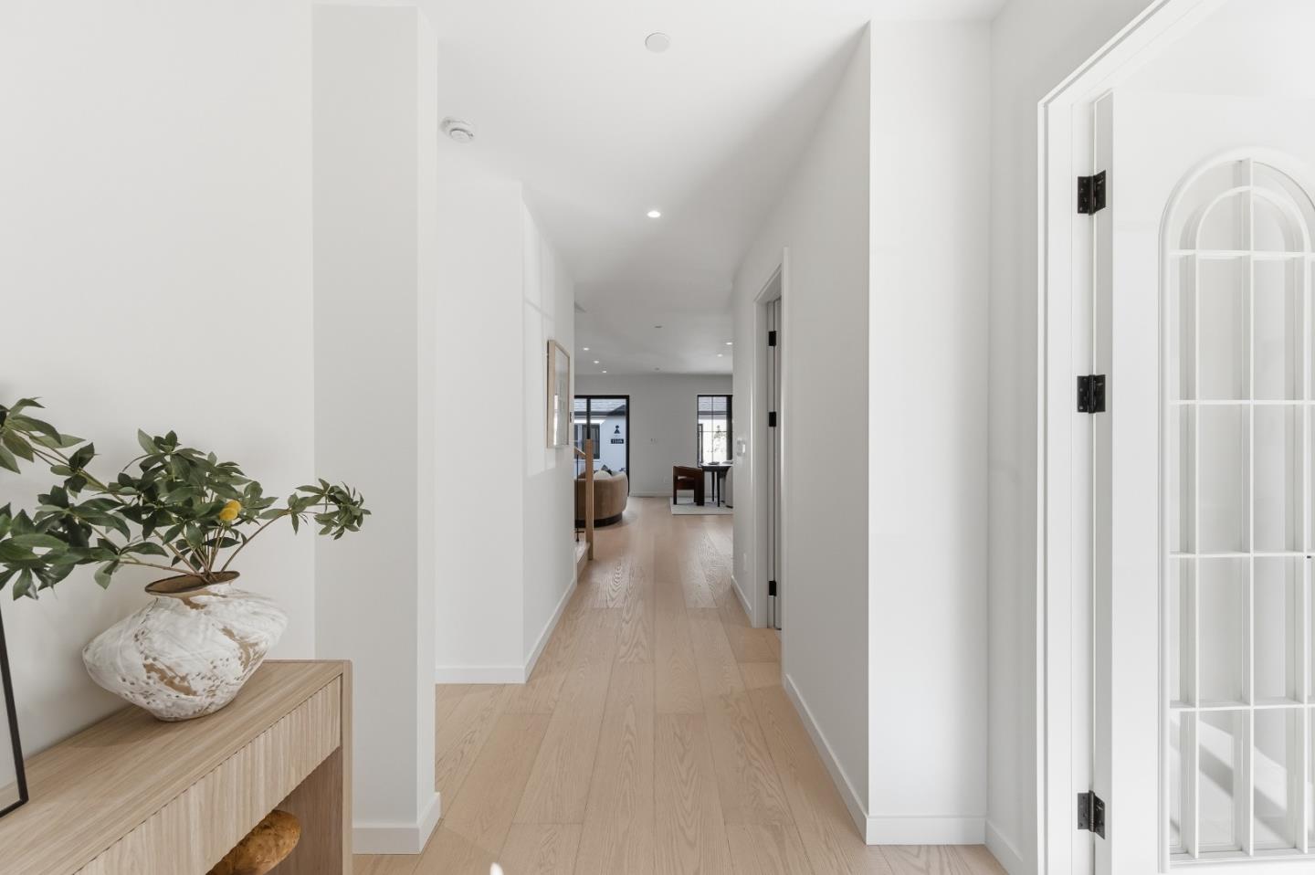 Detail Gallery Image 14 of 61 For 114 Bayswater Ave, Burlingame,  CA 94010 - 5 Beds | 5/1 Baths