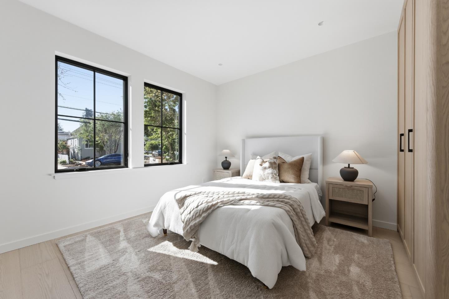 Detail Gallery Image 18 of 61 For 114 Bayswater Ave, Burlingame,  CA 94010 - 5 Beds | 5/1 Baths