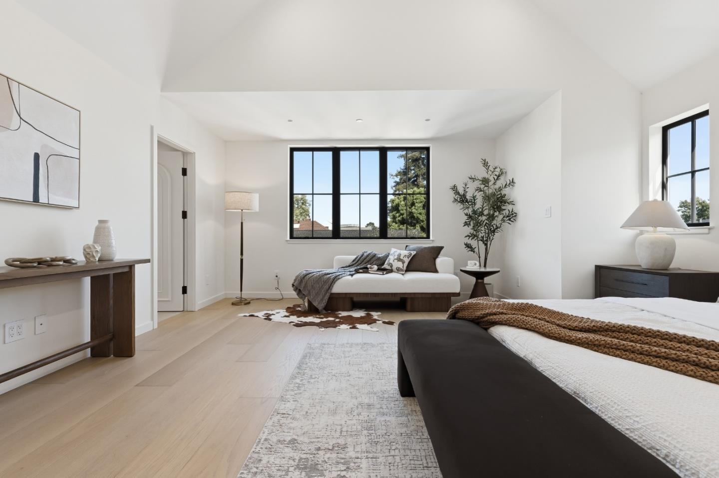 Detail Gallery Image 25 of 61 For 114 Bayswater Ave, Burlingame,  CA 94010 - 5 Beds | 5/1 Baths