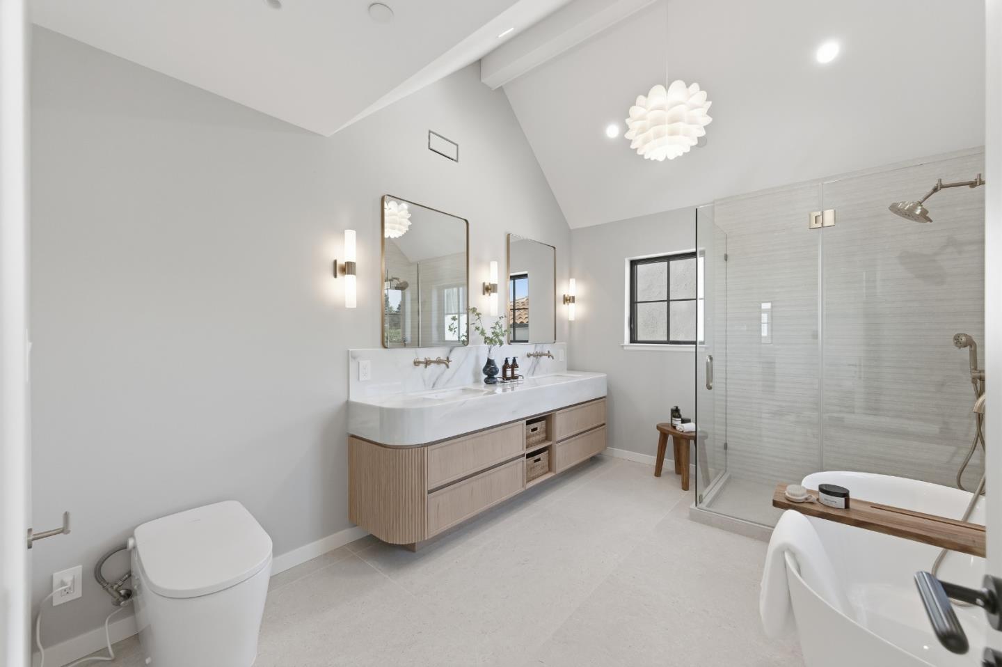 Detail Gallery Image 28 of 61 For 114 Bayswater Ave, Burlingame,  CA 94010 - 5 Beds | 5/1 Baths