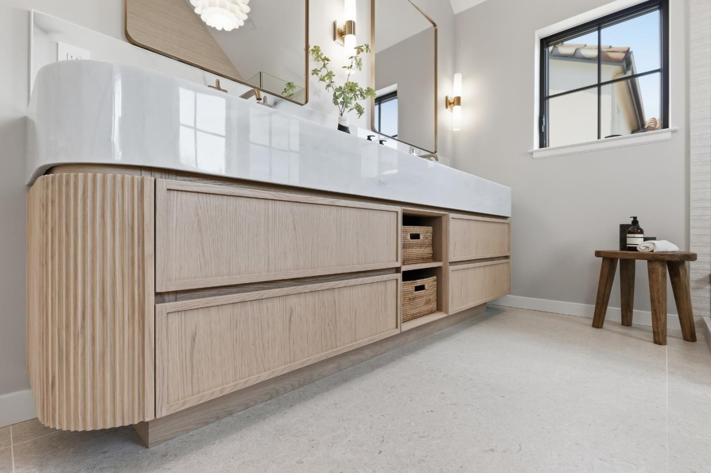 Detail Gallery Image 31 of 61 For 114 Bayswater Ave, Burlingame,  CA 94010 - 5 Beds | 5/1 Baths