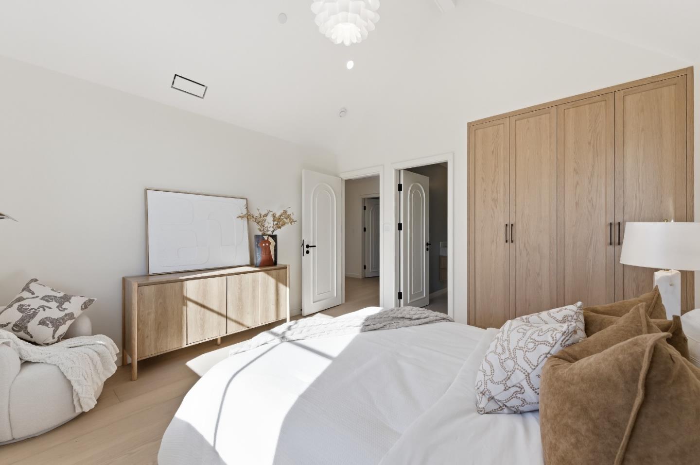 Detail Gallery Image 37 of 61 For 114 Bayswater Ave, Burlingame,  CA 94010 - 5 Beds | 5/1 Baths