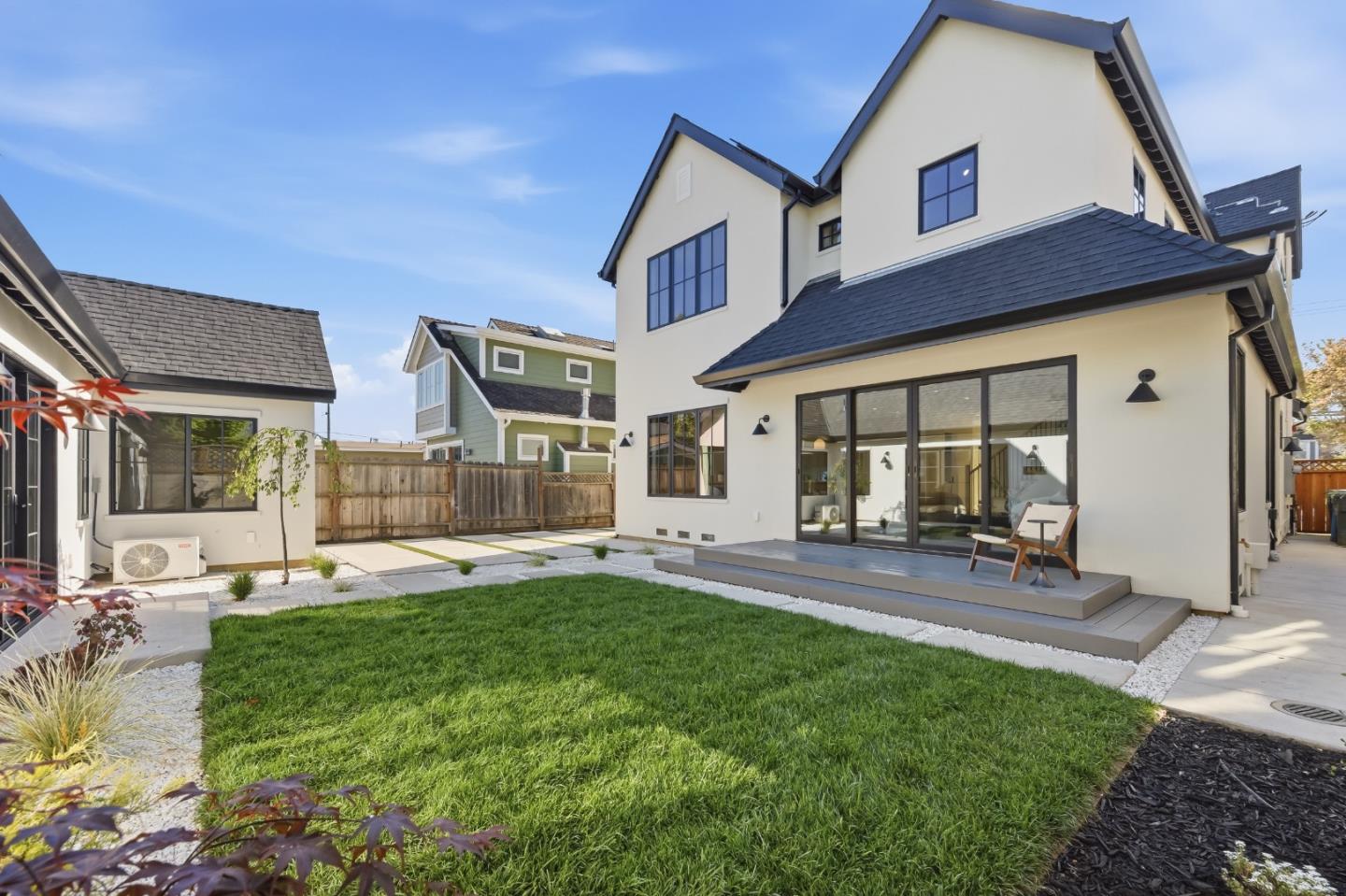 Detail Gallery Image 41 of 61 For 114 Bayswater Ave, Burlingame,  CA 94010 - 5 Beds | 5/1 Baths