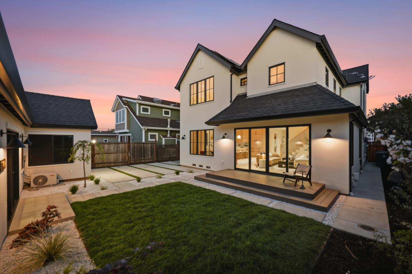 Detail Gallery Image 44 of 61 For 114 Bayswater Ave, Burlingame,  CA 94010 - 5 Beds | 5/1 Baths