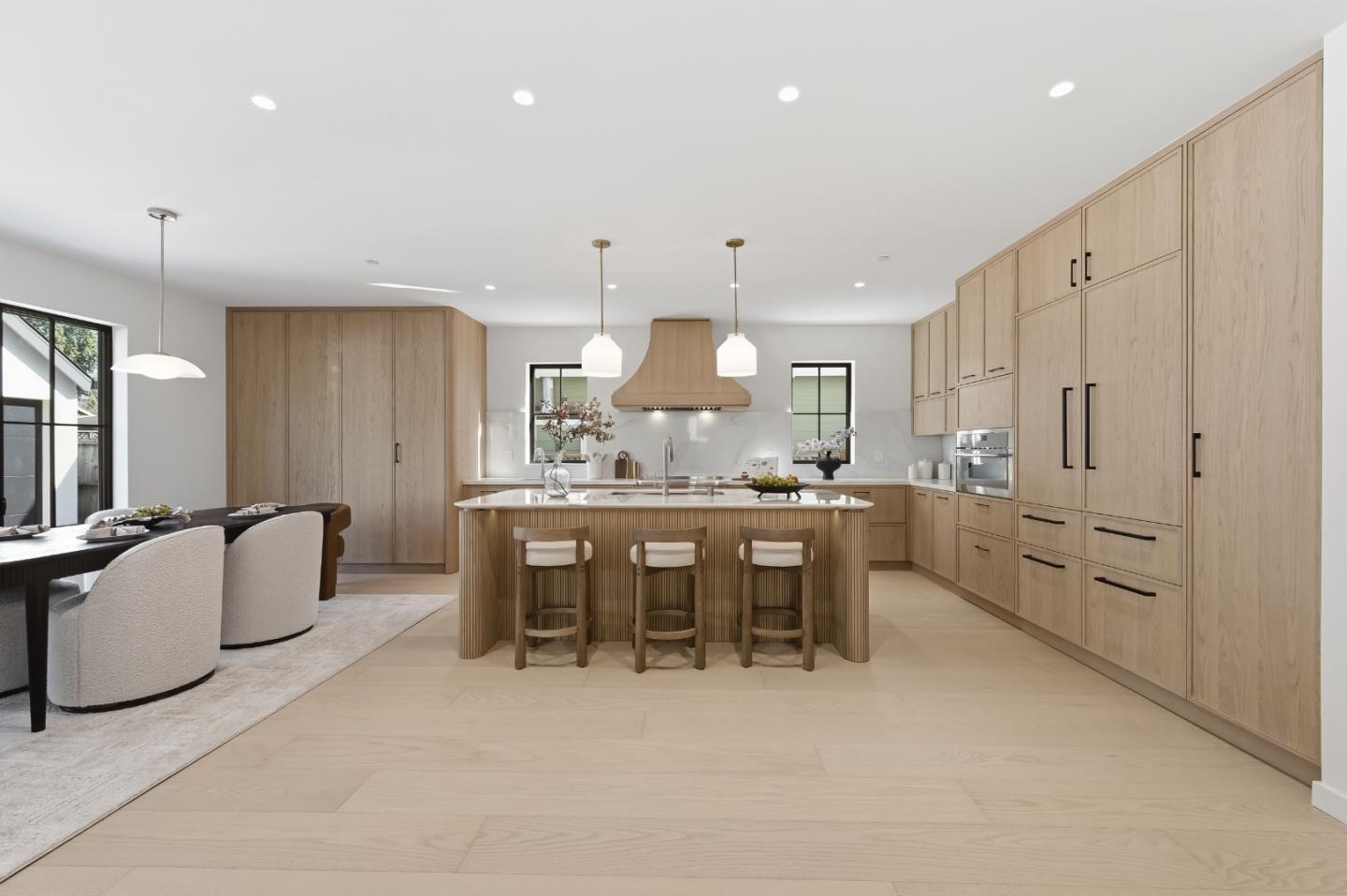 Detail Gallery Image 8 of 61 For 114 Bayswater Ave, Burlingame,  CA 94010 - 5 Beds | 5/1 Baths