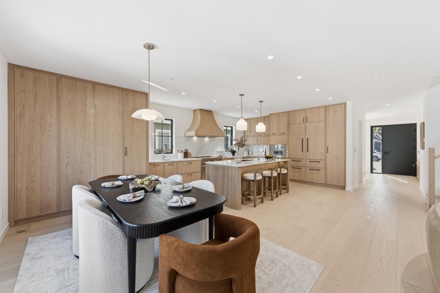 Detail Gallery Image 9 of 61 For 114 Bayswater Ave, Burlingame,  CA 94010 - 5 Beds | 5/1 Baths