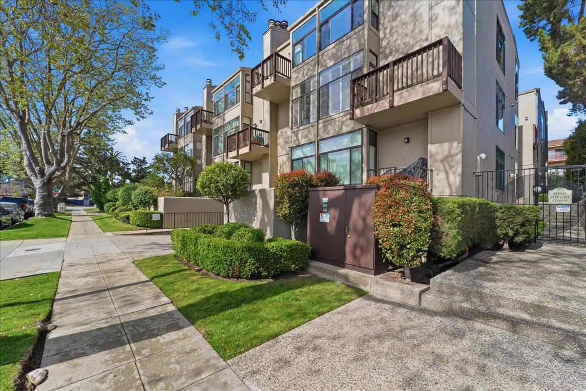 Front Image Thumbnail for ML82038759