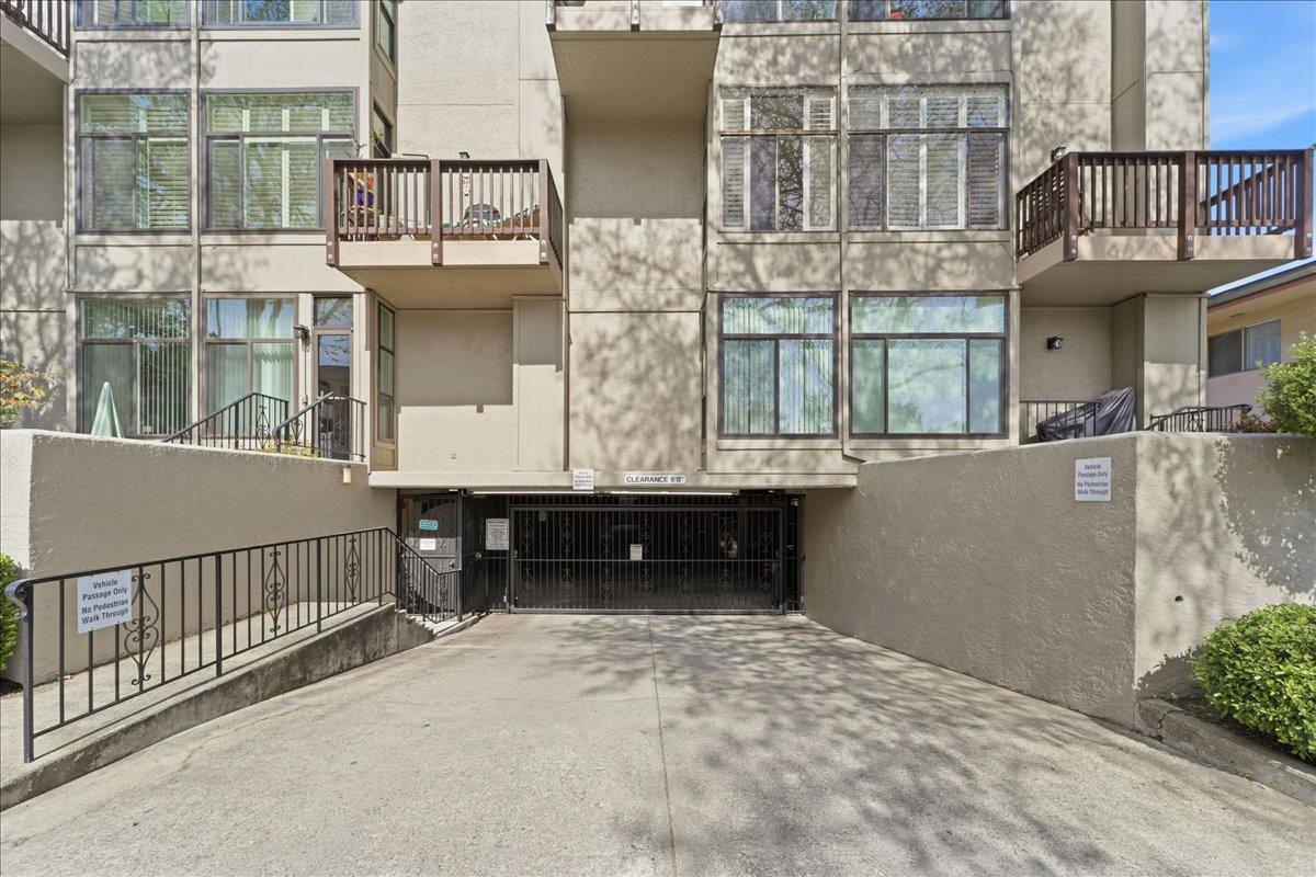 Detail Gallery Image 5 of 60 For 11 Hayward Ave #2001,  San Mateo,  CA 94401 - 3 Beds | 2 Baths