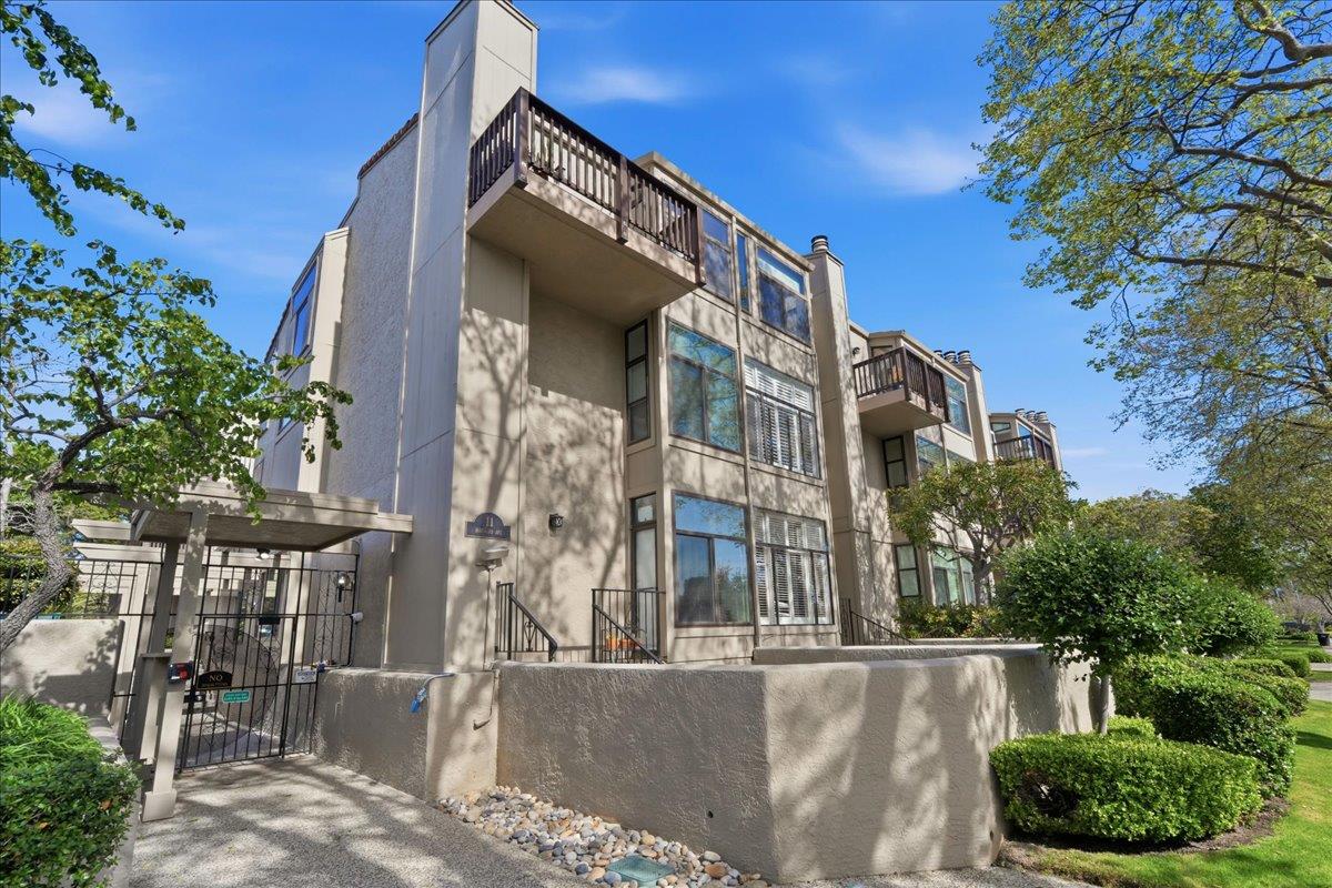 Detail Gallery Image 6 of 60 For 11 Hayward Ave #2001,  San Mateo,  CA 94401 - 3 Beds | 2 Baths