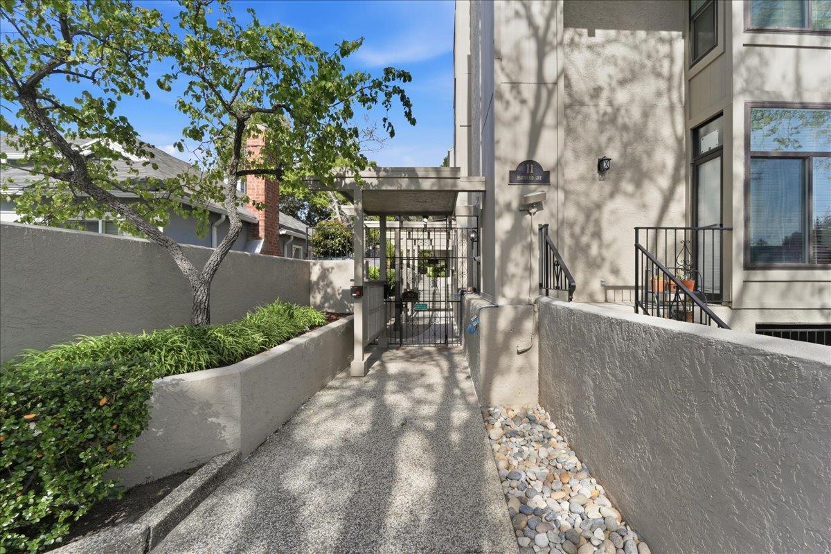 Detail Gallery Image 7 of 60 For 11 Hayward Ave #2001,  San Mateo,  CA 94401 - 3 Beds | 2 Baths