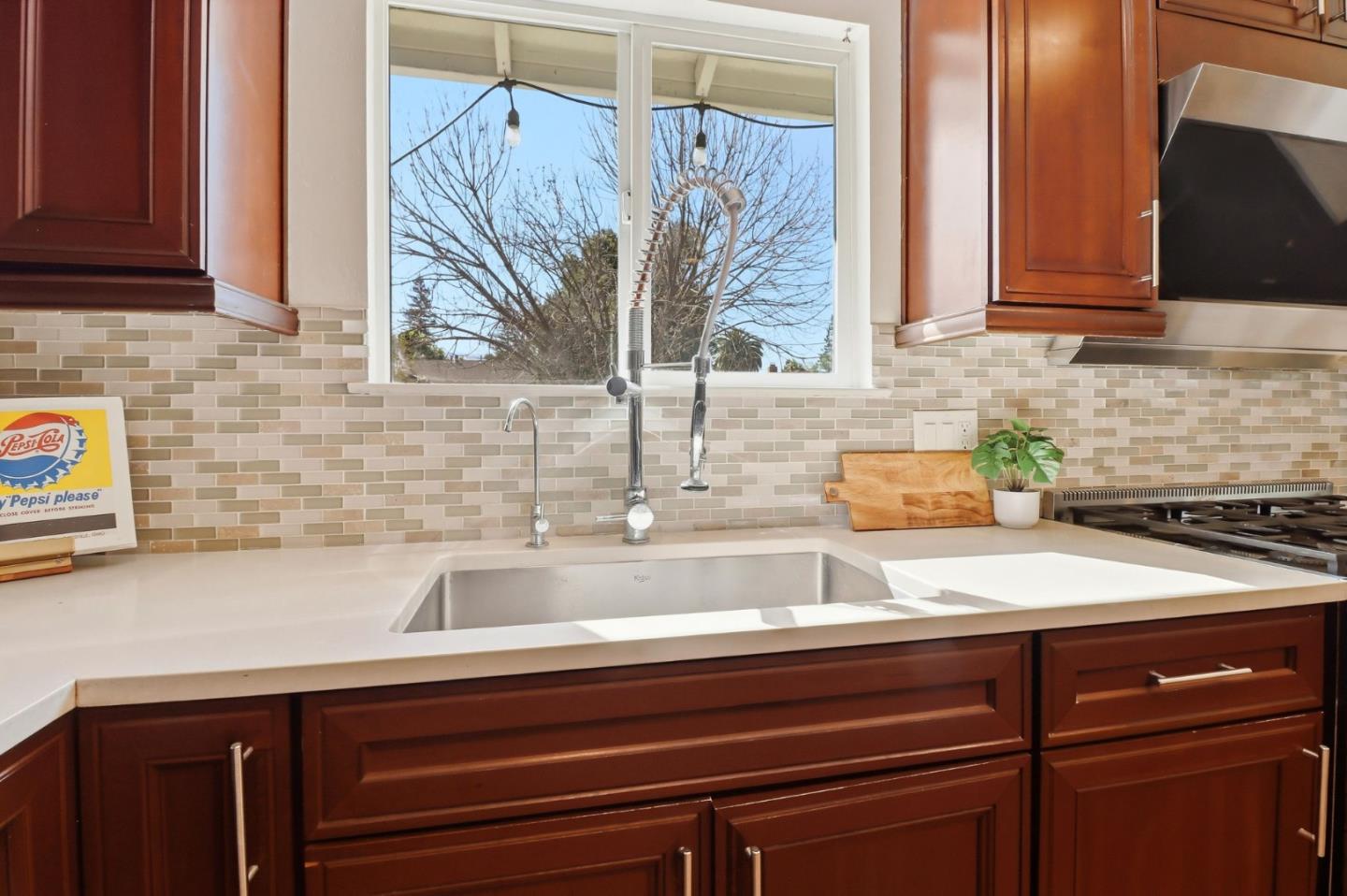 Detail Gallery Image 11 of 44 For 124 Hollycrest Dr, Los Gatos,  CA 95032 - 3 Beds | 2 Baths