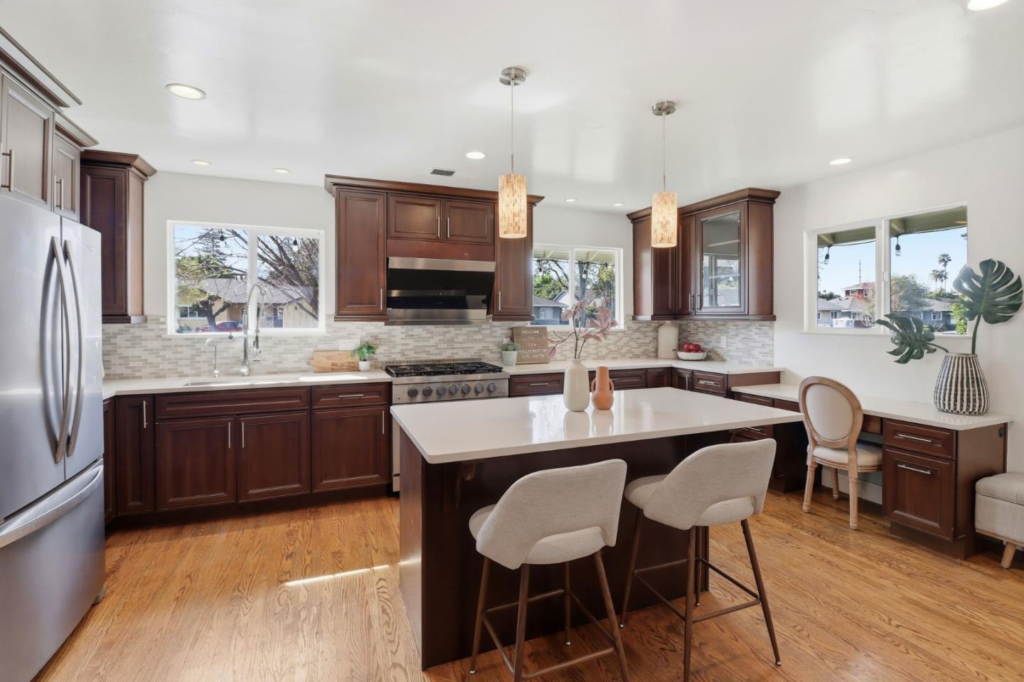 Detail Gallery Image 16 of 44 For 124 Hollycrest Dr, Los Gatos,  CA 95032 - 3 Beds | 2 Baths