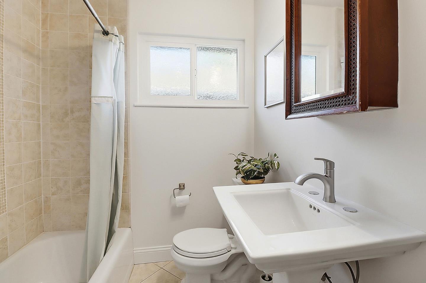 Detail Gallery Image 27 of 44 For 124 Hollycrest Dr, Los Gatos,  CA 95032 - 3 Beds | 2 Baths