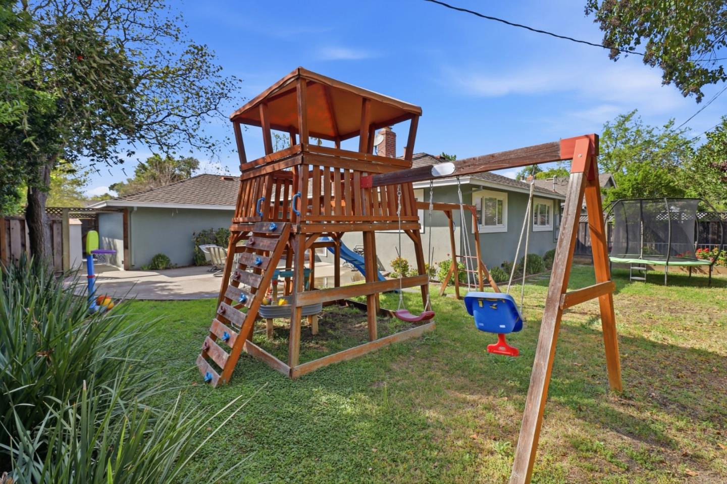 Detail Gallery Image 36 of 44 For 124 Hollycrest Dr, Los Gatos,  CA 95032 - 3 Beds | 2 Baths