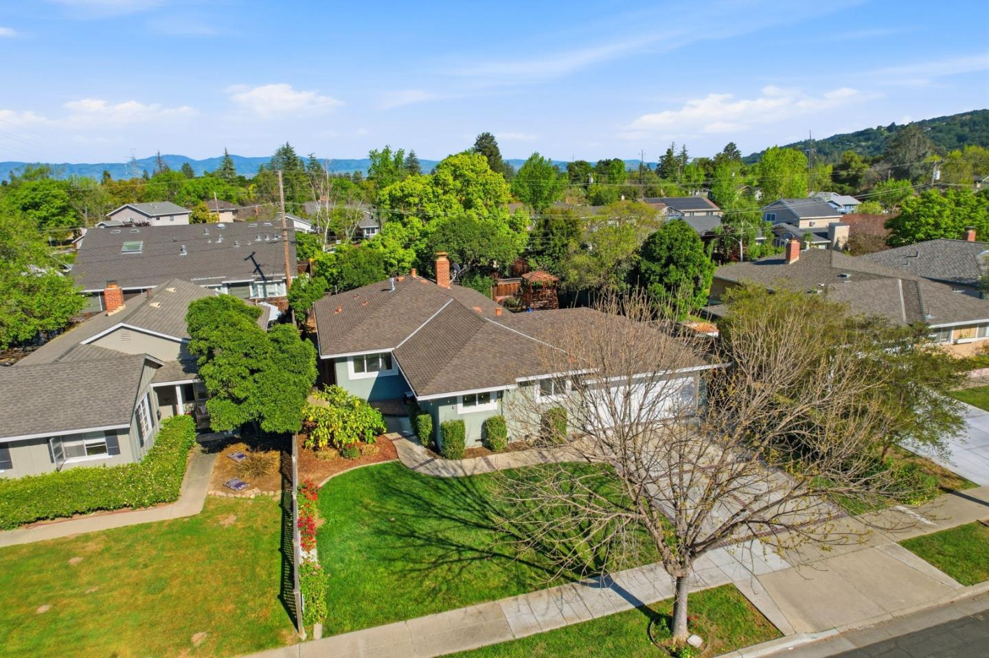 Detail Gallery Image 37 of 44 For 124 Hollycrest Dr, Los Gatos,  CA 95032 - 3 Beds | 2 Baths