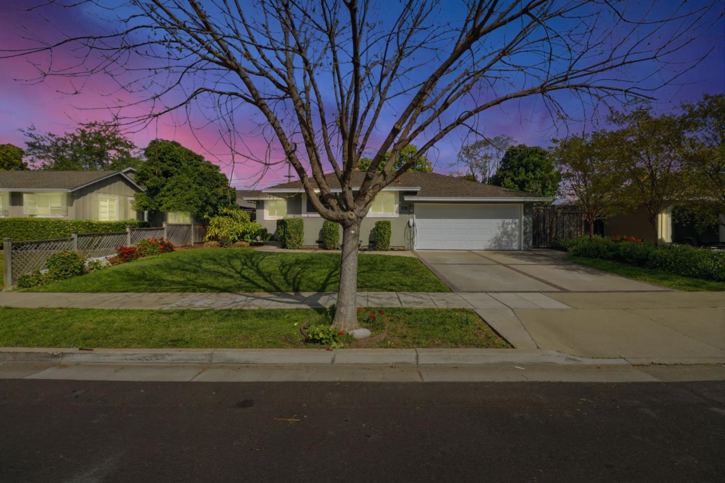 Detail Gallery Image 4 of 44 For 124 Hollycrest Dr, Los Gatos,  CA 95032 - 3 Beds | 2 Baths