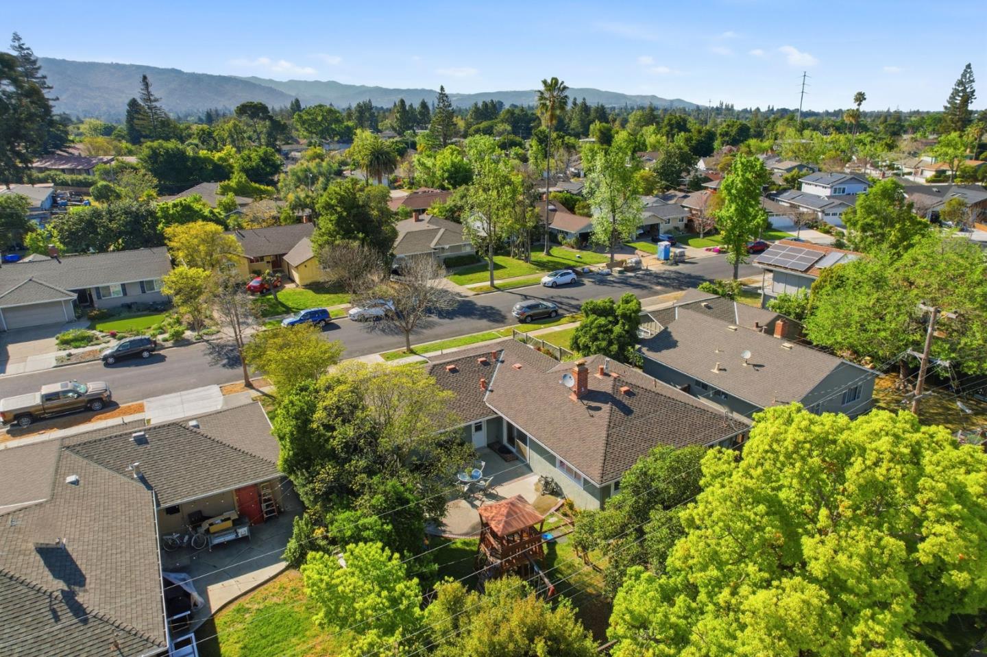 Detail Gallery Image 43 of 44 For 124 Hollycrest Dr, Los Gatos,  CA 95032 - 3 Beds | 2 Baths