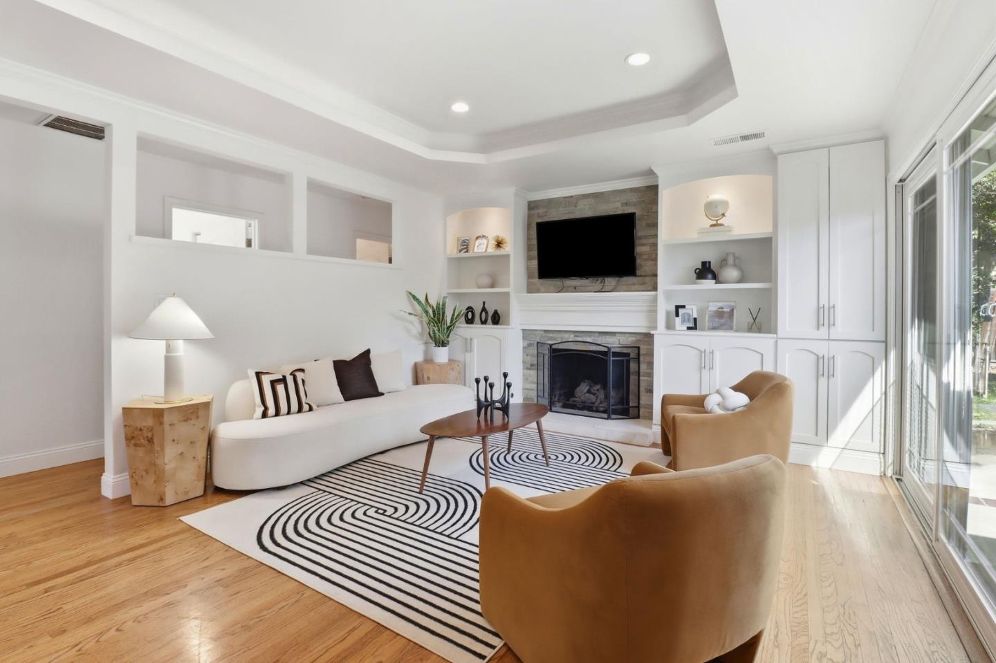 Detail Gallery Image 7 of 44 For 124 Hollycrest Dr, Los Gatos,  CA 95032 - 3 Beds | 2 Baths