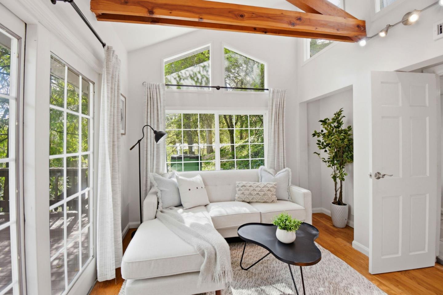 Detail Gallery Image 5 of 35 For 285 Camino Pablo, Orinda,  CA 94563 - 3 Beds | 2/1 Baths