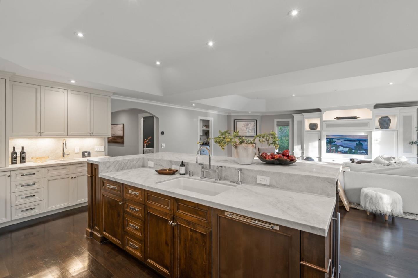 Detail Gallery Image 12 of 42 For 1365 Edgewood Rd, Redwood City,  CA 94062 - 4 Beds | 3/1 Baths