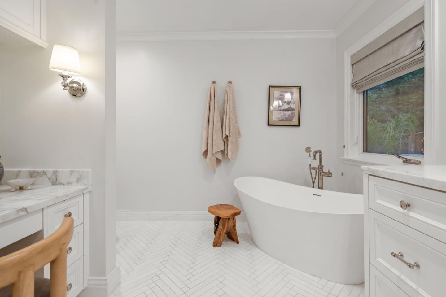 Detail Gallery Image 28 of 42 For 1365 Edgewood Rd, Redwood City,  CA 94062 - 4 Beds | 3/1 Baths