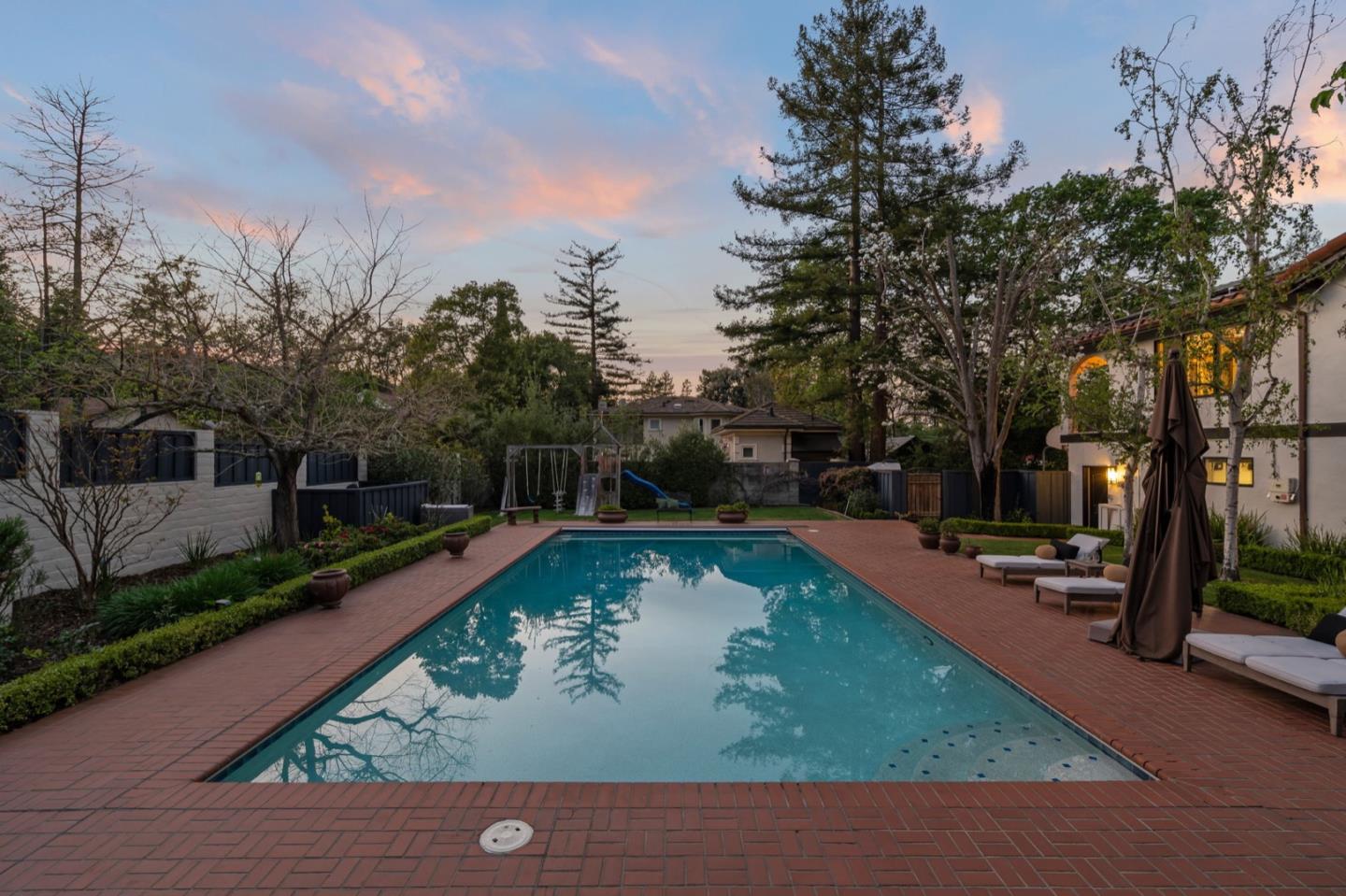 Detail Gallery Image 43 of 44 For 1365 Edgewood Rd, Redwood City,  CA 94062 - 4 Beds | 3/1 Baths