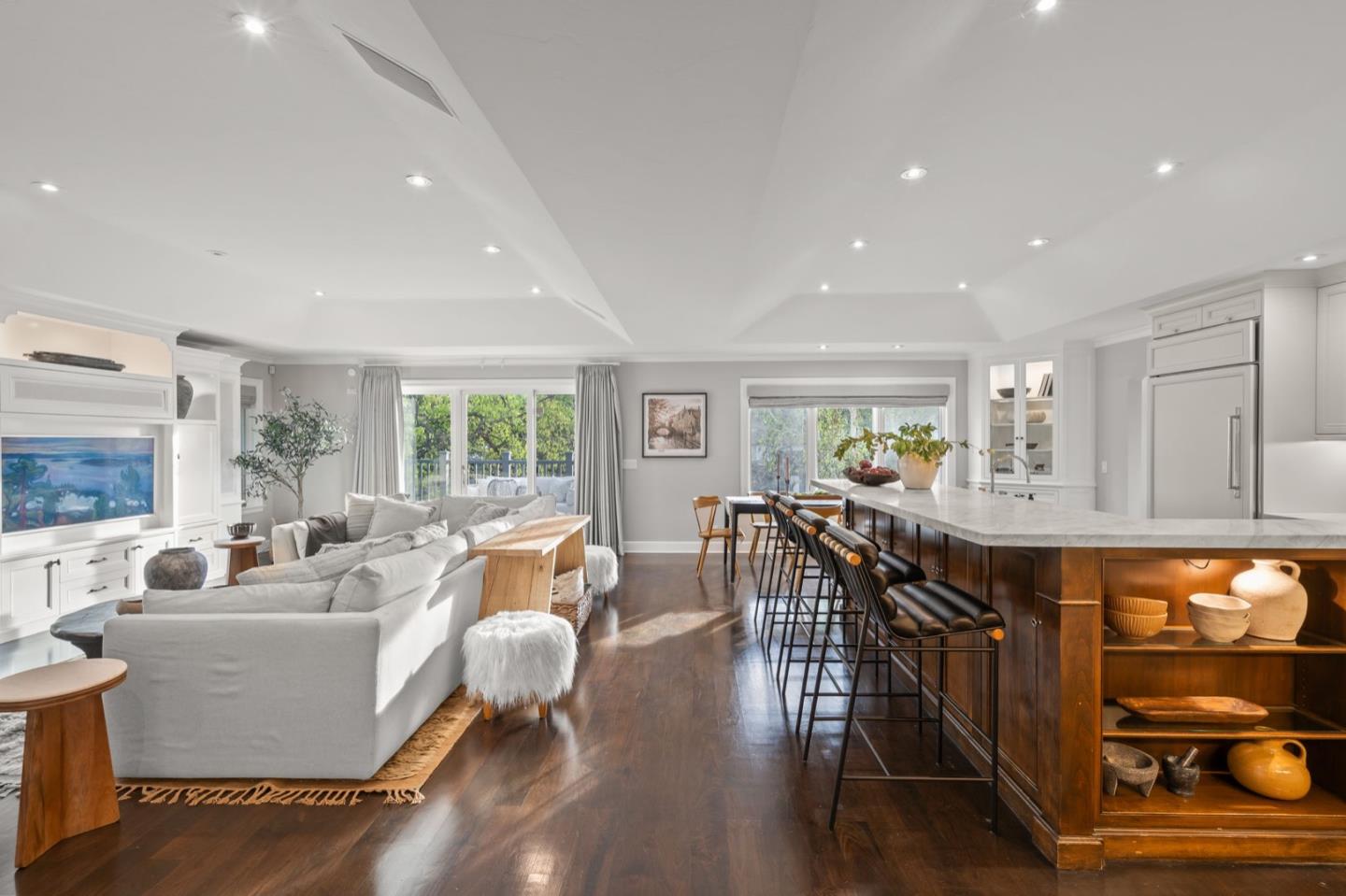 Detail Gallery Image 6 of 42 For 1365 Edgewood Rd, Redwood City,  CA 94062 - 4 Beds | 3/1 Baths