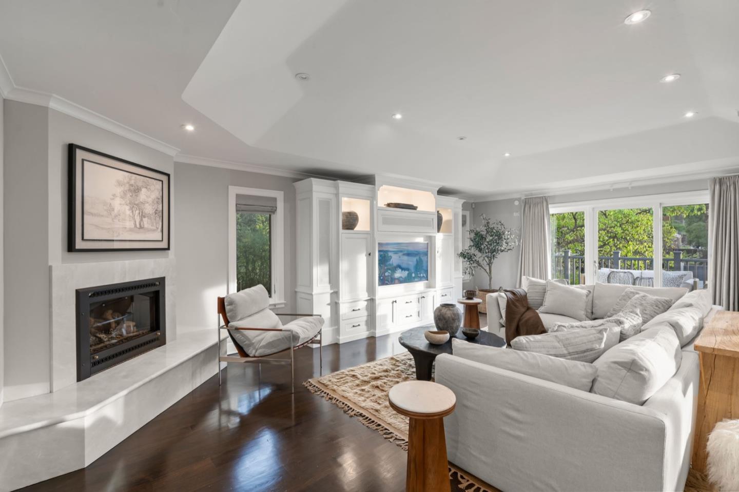 Detail Gallery Image 7 of 42 For 1365 Edgewood Rd, Redwood City,  CA 94062 - 4 Beds | 3/1 Baths