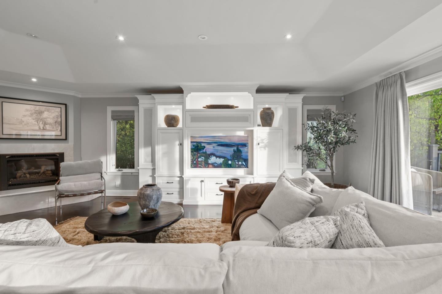 Detail Gallery Image 9 of 42 For 1365 Edgewood Rd, Redwood City,  CA 94062 - 4 Beds | 3/1 Baths