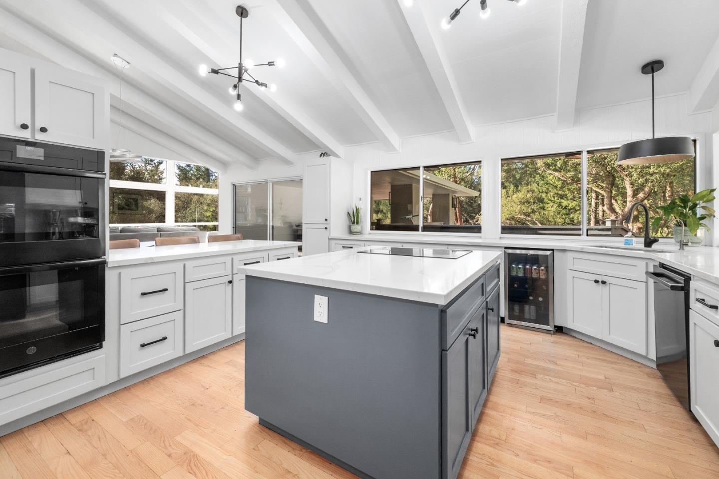 Detail Gallery Image 14 of 80 For 188 Kelly Ln, Santa Cruz,  CA 95060 - 5 Beds | 3 Baths