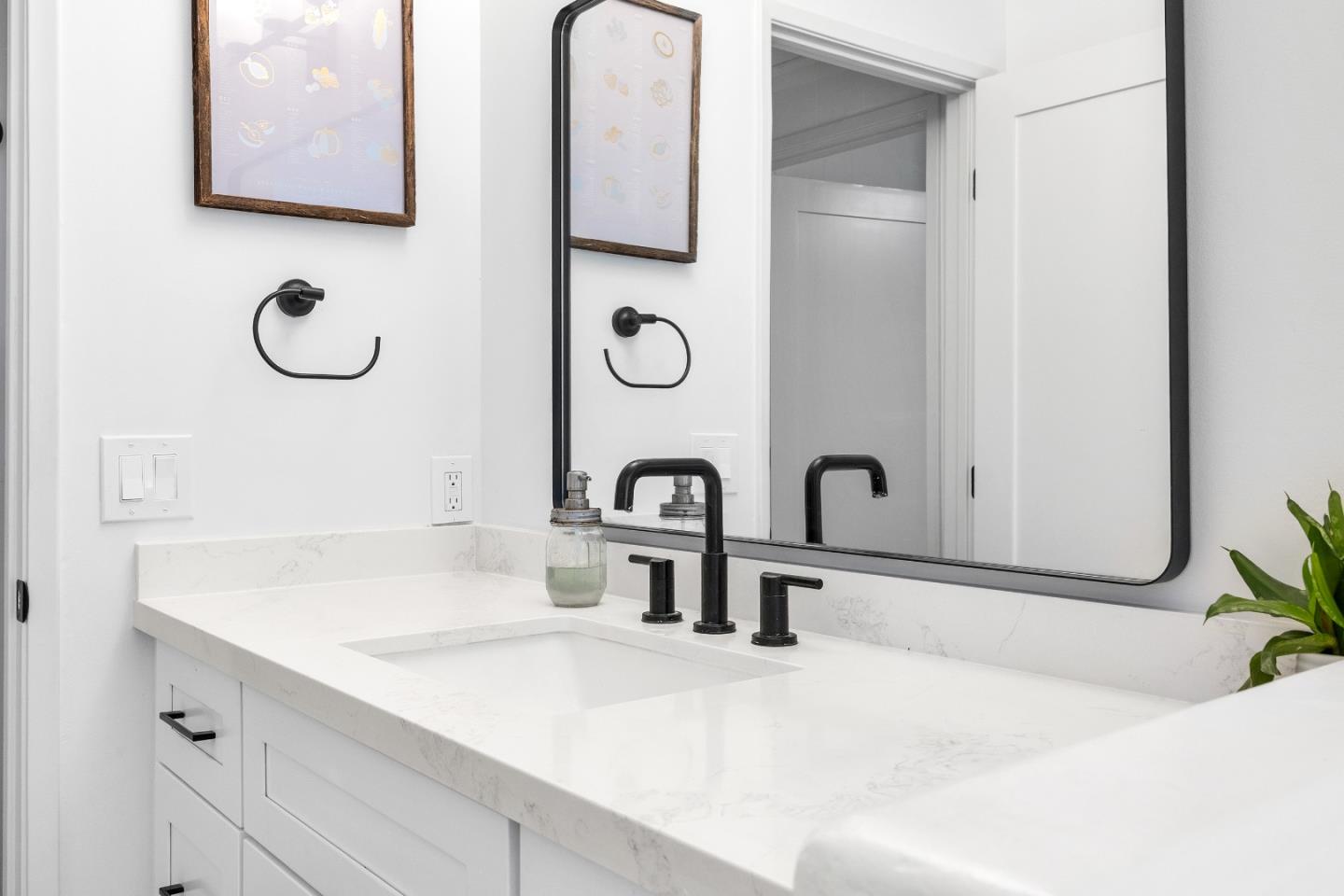 Detail Gallery Image 22 of 80 For 188 Kelly Ln, Santa Cruz,  CA 95060 - 5 Beds | 3 Baths