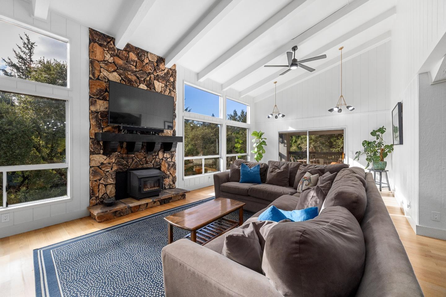 Detail Gallery Image 3 of 80 For 188 Kelly Ln, Santa Cruz,  CA 95060 - 5 Beds | 3 Baths