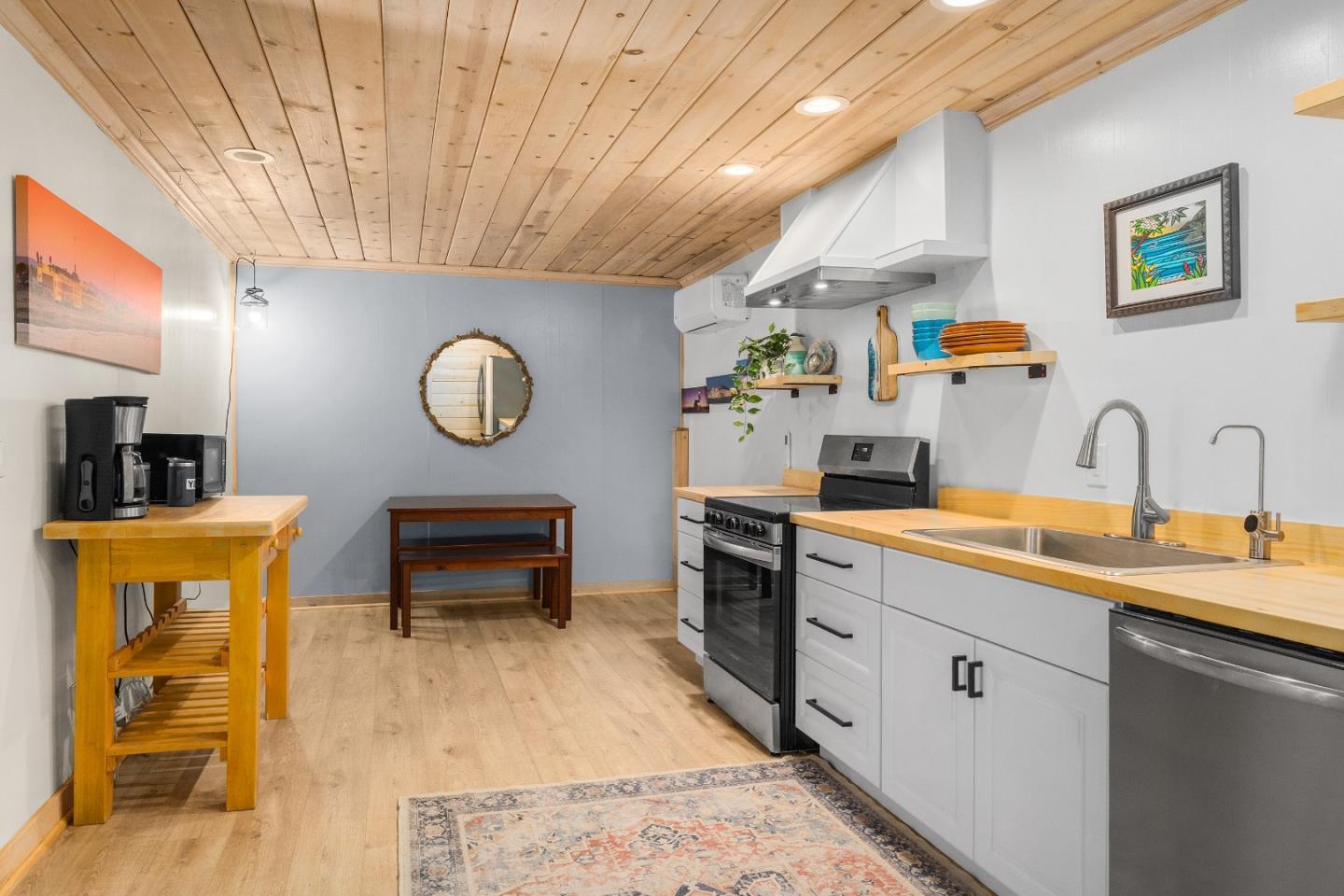 Detail Gallery Image 38 of 80 For 188 Kelly Ln, Santa Cruz,  CA 95060 - 5 Beds | 3 Baths