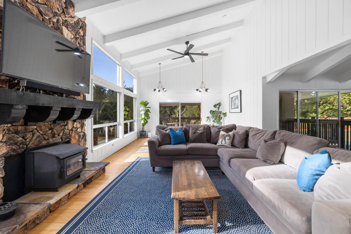 Detail Gallery Image 4 of 80 For 188 Kelly Ln, Santa Cruz,  CA 95060 - 5 Beds | 3 Baths