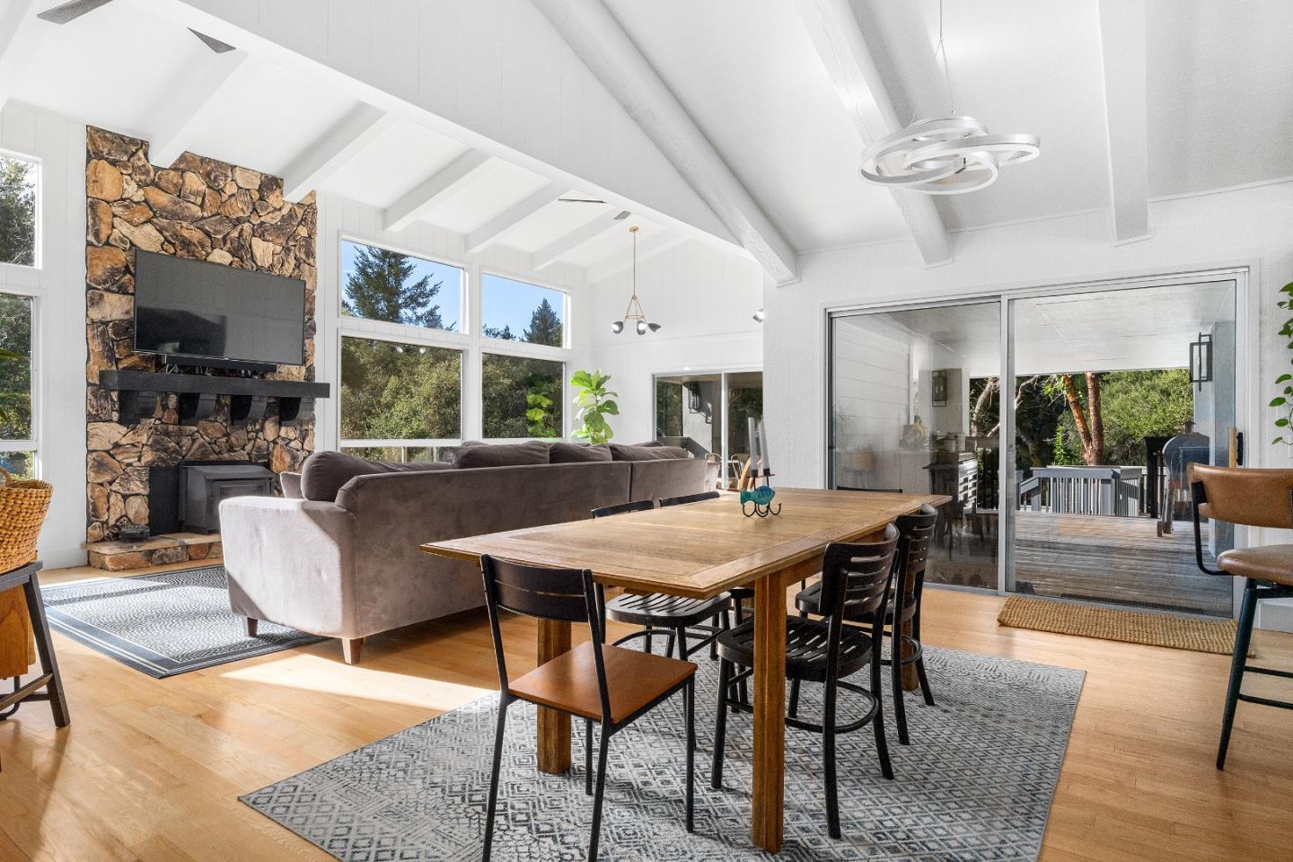 Detail Gallery Image 8 of 80 For 188 Kelly Ln, Santa Cruz,  CA 95060 - 5 Beds | 3 Baths