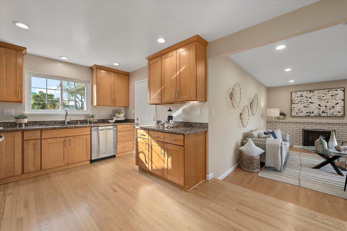 Detail Gallery Image 8 of 25 For 4067 Olga Dr, San Jose,  CA 95117 - 3 Beds | 2 Baths