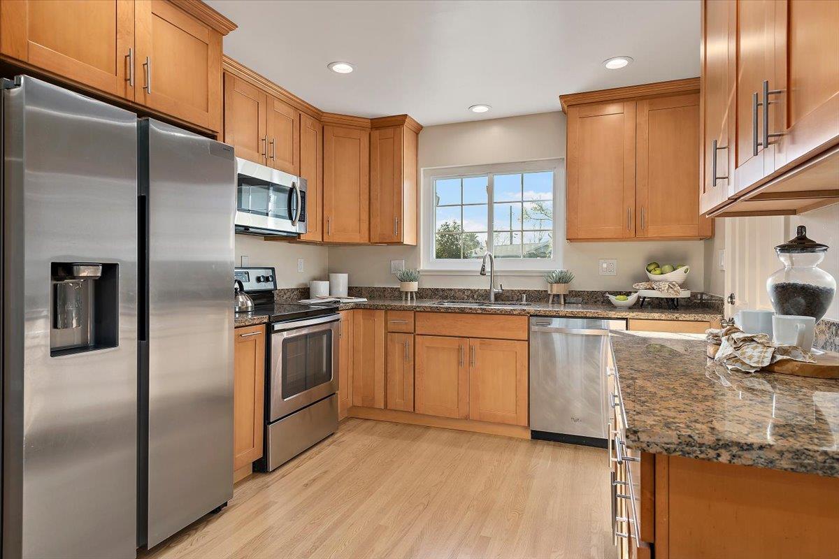 Detail Gallery Image 9 of 25 For 4067 Olga Dr, San Jose,  CA 95117 - 3 Beds | 2 Baths