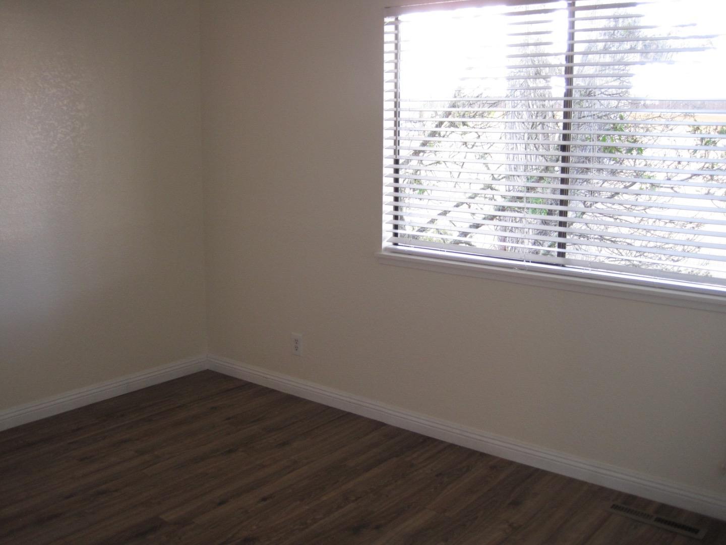 Detail Gallery Image 13 of 18 For 134 Cypress Grove Ct, Marina,  CA 93933 - 2 Beds | 1/1 Baths