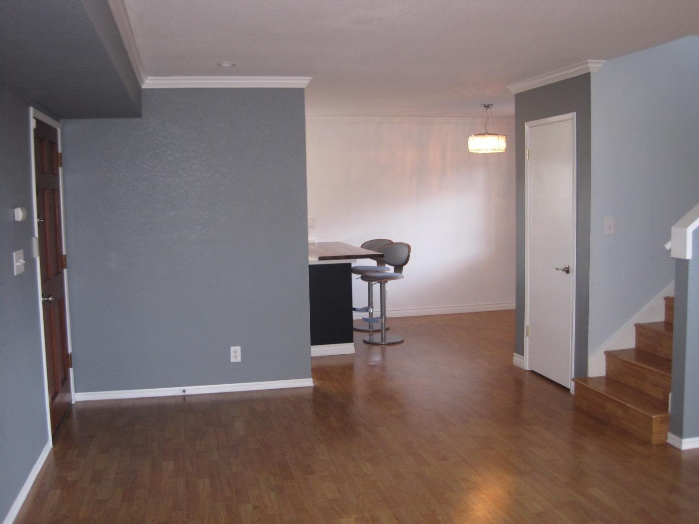 Detail Gallery Image 4 of 18 For 134 Cypress Grove Ct, Marina,  CA 93933 - 2 Beds | 1/1 Baths